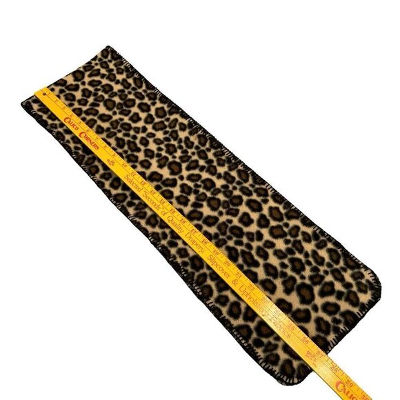 Acorn leopard print animal print fleece scarf - Picture 3 of 5